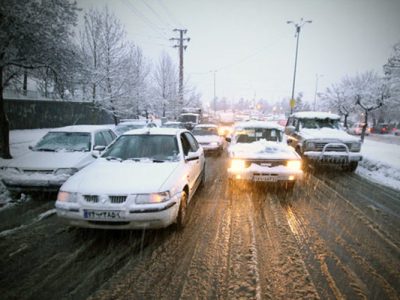 بارش برف و باران در محورهای چهارمحال و بختیاری/ تردد آرام و
روان است