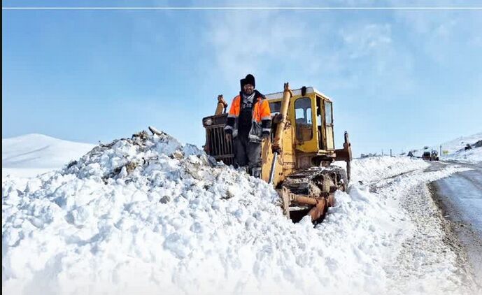 بازگشایی راه ارتباطی کلیه روستاهای آذربایجان غربی