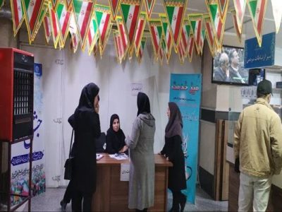 ببینید | برپایی میز خدمت و پذیرایی از مراجعین در اداره کل
راه و شهرسازی استان البرز در ایام دهه فجر