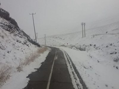 برف‌روبی و یخ زدایی بیش از ۱۴۰۰ کیلومتر باند از محورهای
شهرستان استان سمنان