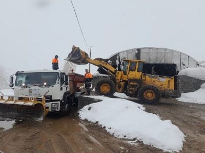 ویدئو | عملیات راهداری زمستانی در سطح محور ارتباطی سوادکوه
توسط راهداران استان مازندران