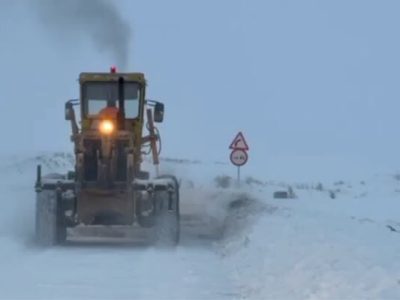 ویدئو|عملیات برف روبی و نمک پاشی در محورهای موصلاتی استان
کردستان