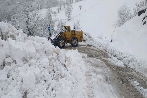 ویدیو|عملیات برف‌روبی راه‌های روستایی و کوهستانی توسط
راهداران شهرستان املش استان گیلان