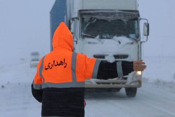 ۱۵۰ ساعت تلاش بی‌وقفه راهداران چهارمحال و بختیاری برای
بازگشایی محورها