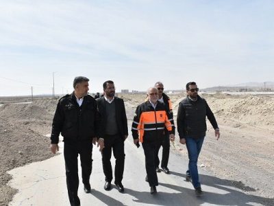 بازدید مسئولان استان سمنان از ورودی غربی سمنان در راستای
کاهش ترافیک در محور تهران-مشهد