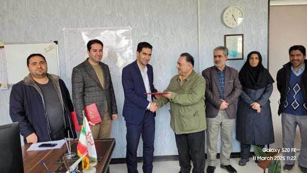 ببینید | برگزاری مراسم تکریم و معارفه روسای شهرستان
تاکستان