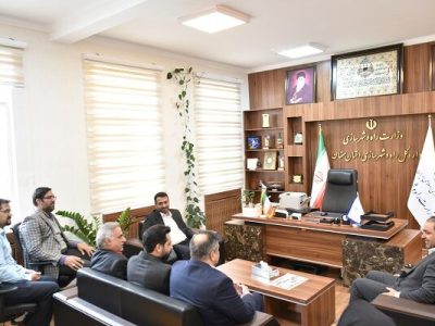 ببینید|جلسه امضای قرارداد واگذاری زمین اداری سرخه به اداره
کل امور مالیاتی استان سمنان