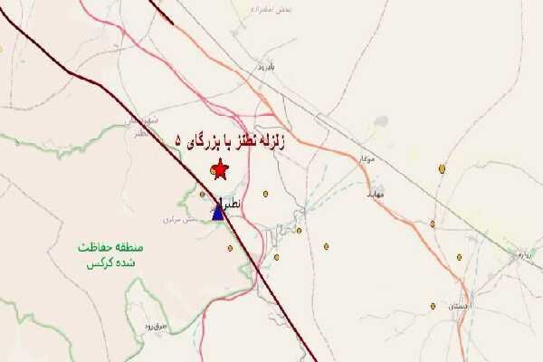 ثبت زلزله نطنز در ایستگاه شتابنگاری فرمانداری شهر
نطنز