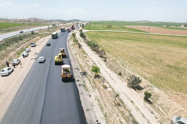 اجرای ۲۷ کیلومتر روکش آسفالت در راه‌های استان همدان