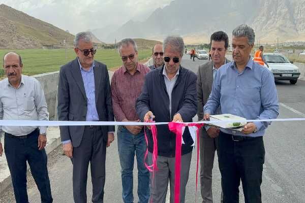افتتاح رسمی پل رودخانه‌ای گاماسیاب در کریدور غرب کشور با
دستور وزیر راه و شهرسازی