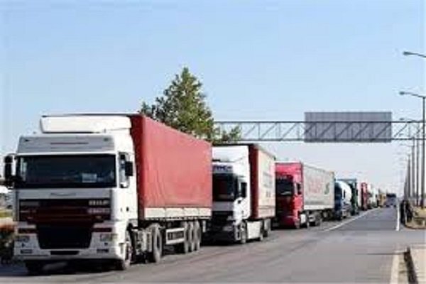 افزایش تردد خودروهای سنگین در محورهای استان خوزستان طی دو
ماه گذشته