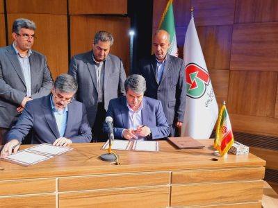 امضای تفاهم‌نامه احداث ۸۰۰ کیلومتر راه روستایی در همایش
فرصت‌های سرمایه گذاری حمل ونقل استان کرمان