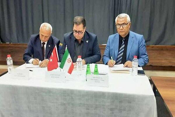 امضای تفاهم‌نامه همکاری در چهل‌وهفتمین نشست مرزی راه‌آهن‌های
ایران و ترکیه