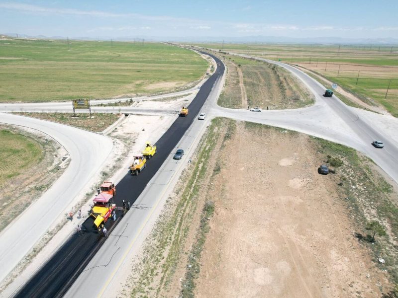 انعقاد ۴۳ قرارداد به ارزش ۱۵۰۰ میلیارد تومان برای بهسازی
راه‌های استان همدان