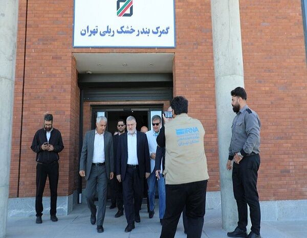 بازدید استاندار تهران از مرکز لجستیک آپرین/ظرفیت‌های لجستیک
ریلی آپرین معرفی می‌شود
