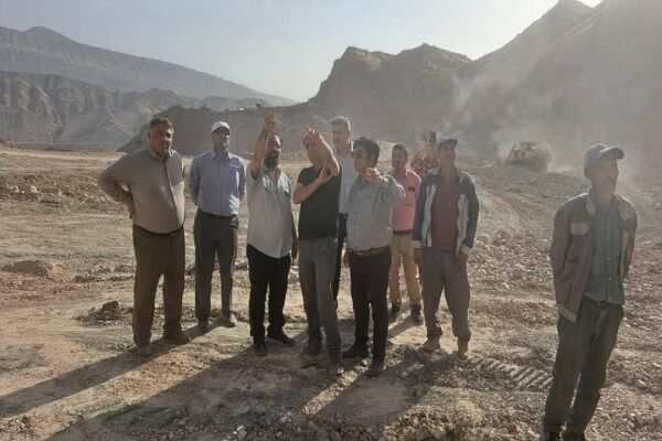 بازدید مسئول پیگیری سفرهای استانی معاون وزیر از پروژه های
راهسازی استان بوشهر