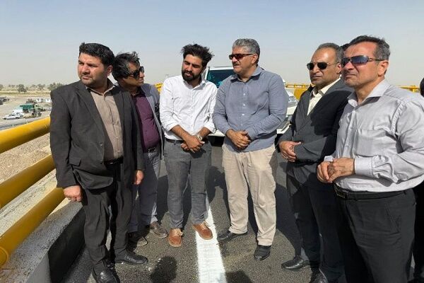 بازدید معاون عمرانی استاندار به همراه مدیر کل راه و شهرسازی
از دو پروژه راه‌سازی شمال سیستان و بلوچستان