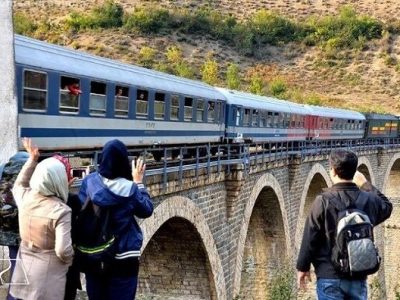 بازگشت قطار گردشگری شیرگاه به ریل پس از ۵ سال