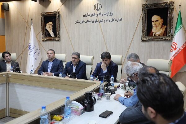 ببینید | نشست مدیرکل دفتر حقوقی سازمان ملی زمین و مسکن با
کارشناسان حقوقی اداره کل راه و شهرسازی خوزستان