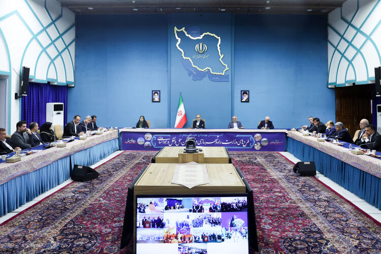 بیش از ۹۴ همت، ۱۱۹ میلیون دلار و ۳۹ میلیون یورو پروژه راه و
شهرسازی به بهره‌برداری رسید