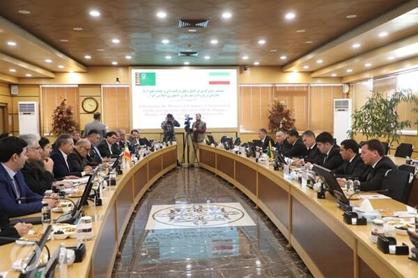 تاکید ایران و ترکمنستان بر افزایش حجم مبادلات تجاری به ۲۰
میلیون تن