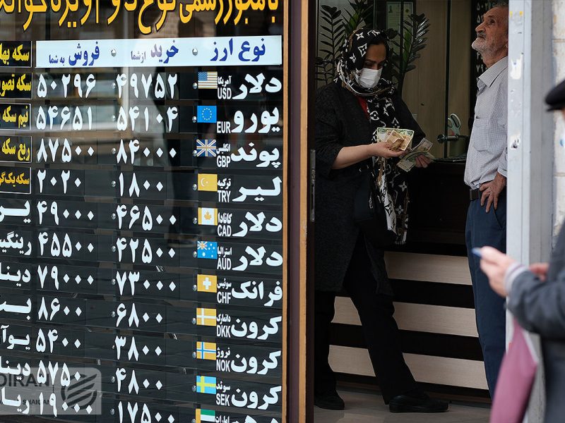 دنده عقب بورس با فرمان گروه خودرو/ احتیاط بازار ارز با خبر سفر عمان