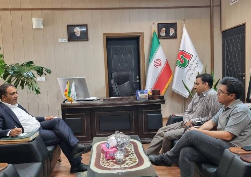 دیدار مدیرکل راهداری جنوب کرمان با مدیر آزمایشگاه مکانیک خاک
جیرفت/تاکید بر اهمیت نقش آزمایشگاه مکانیک خاک در تحقق ارتقای کیفیت
پروژه‌ها