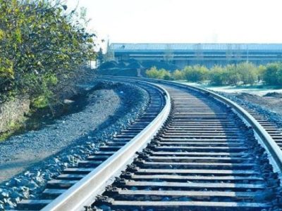 راه‌آهن رشت-آستارا ستون فقرات کریدور شمال-جنوب
می‌شود