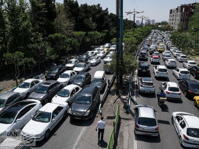 سفرهای کاری و آموزشی در تهران کم شد/ کاهش سرعت تردد