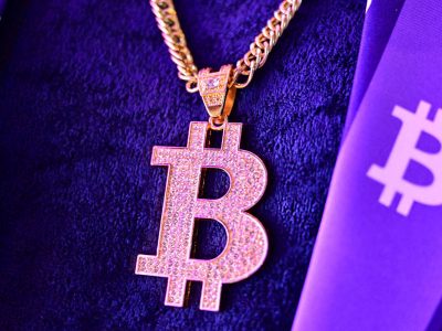 صعود بیت‌کوین در دل طوفان بازارهای سنتی؛ روایت یک تضاد بزرگ