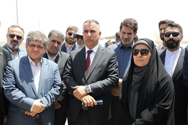 وزیر راه و شهرسازی از راه آهن شلمچه – بصره بازدید
کرد