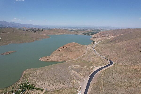 ویدئو| عملیات تعریض، بهسازی و روکش آسفالت محورگردشگری سد
اکباتان به روستای تفریجان