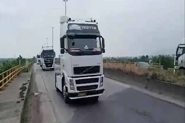 ویدیو|رژه کامیون‌داران مازندران به یاد جان‌باختگان حادثه
بندر شهید رجایی ‌بندر عباس