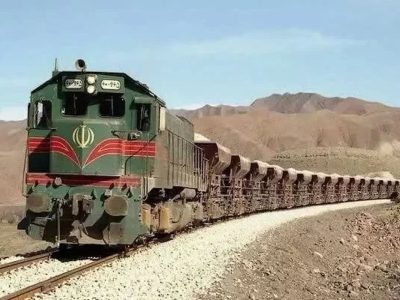 کلیپ برخورد خودروی جیپ با قطار مربوط به سال ۱۴۰۲ است