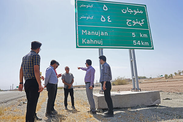 ۵ کیلومتر از بزرگراه کهنوج – منوجان تا پایان خردادماه زیر
بار ترافیکی می‌رود