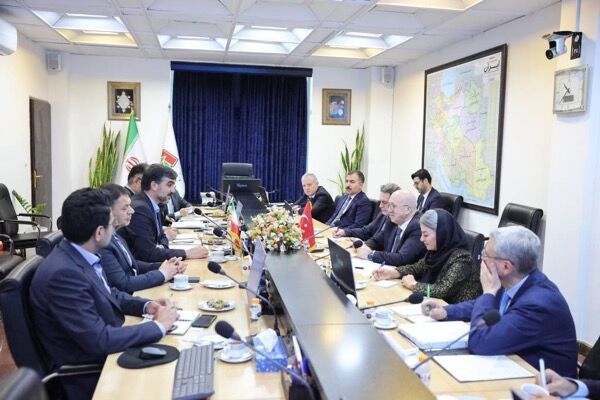 افزایش سطح مبادلات تجاری و حمل‌ونقل بین‌المللی ایران و ترکیه
با رفع مشکلات مرزی مشترک