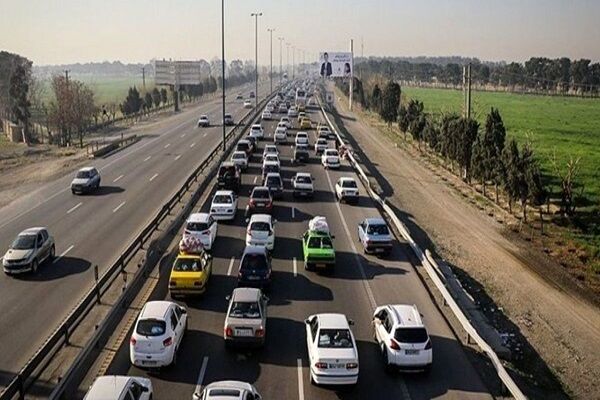 افزایش ۱۴ درصدی تردد وسایل نقلیه در محورهای مواصلاتی کردستان
طی اردیبهشت‌ماه ۱۴۰۴