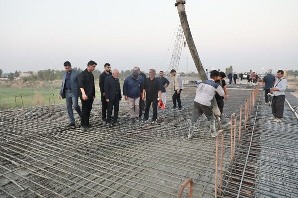 ببینید| بازدید استاندار خوزستان و جمعی از مسئولان استانی و
شهرستان باوی از پل عنافچه بر روی رودخانه کارون