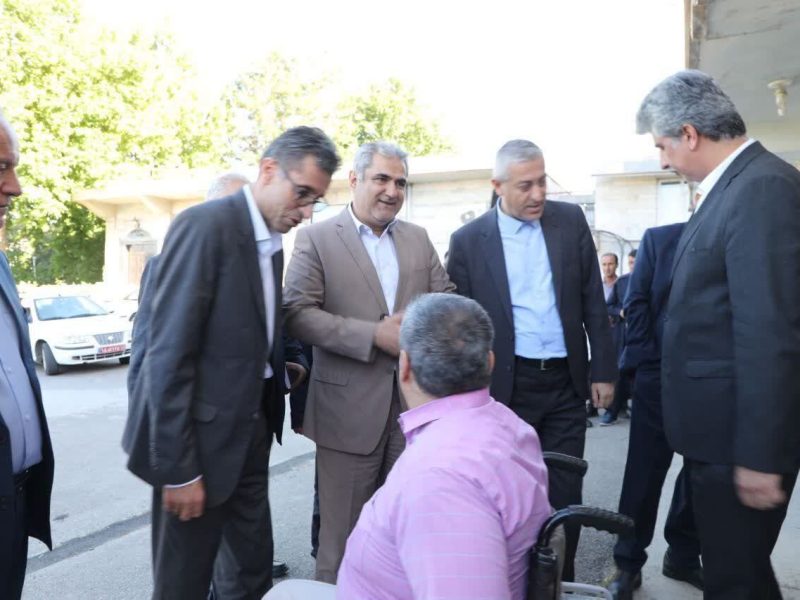 ببینید| دیدار مدیرعامل سازمان ملی زمین و مسکن و مدیرکل و
رئیس شورای هماهنگی راه و شهرسازی آذربایجان غربی با مردم شهرستان
مهاباد