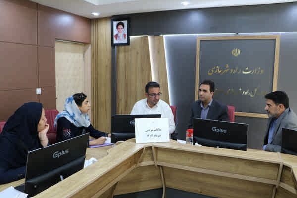 ببینید| ملاقات مردمی مدیر کل راه و شهرسازی فارس و
معاونین
