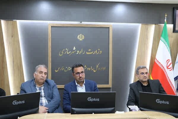 ببینید|جلسه هم اندیشی مدیر کل راه و شهرسازی فارس با
پیمانکاران ساخت نهضت ملی مسکن استان فارس
