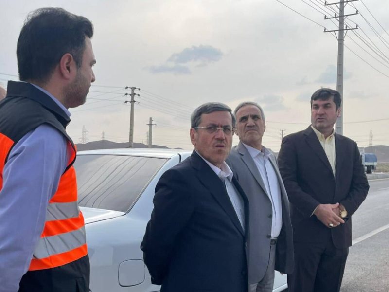 بررسی میدانی مشکلات راه‌های رباط کریم و بهارستان با حضور
مدیرکل راهداری و نماینده مجلس