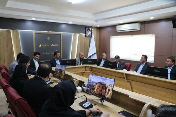 تأکید بر هم‌افزایی و ارتقاء کیفیت ساخت‌وساز در نشست مشترک
راه و شهرسازی و سازمان نظام مهندسی فارس