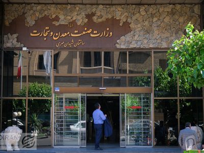 تکذیب رسمی افزایش قیمت خودرو؛ خودروسازان منتظر تصمیم وزارت صمت
