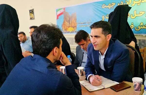 حضور سرپرست اداره راه و شهرسازی شهرستان تاکستان در میز خدمت
نماز جمعه ضیا آباد