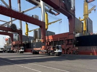 روال عادی فعالیت در پایانه بار بندرعباس و بندر شهید رجایی در
استان هرمزگان برقرار است