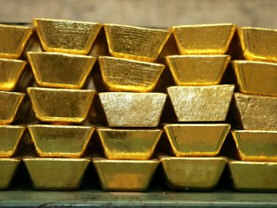 صعود قیمت طلا در سایه تنش‌های خاورمیانه و ابهامات تجاری