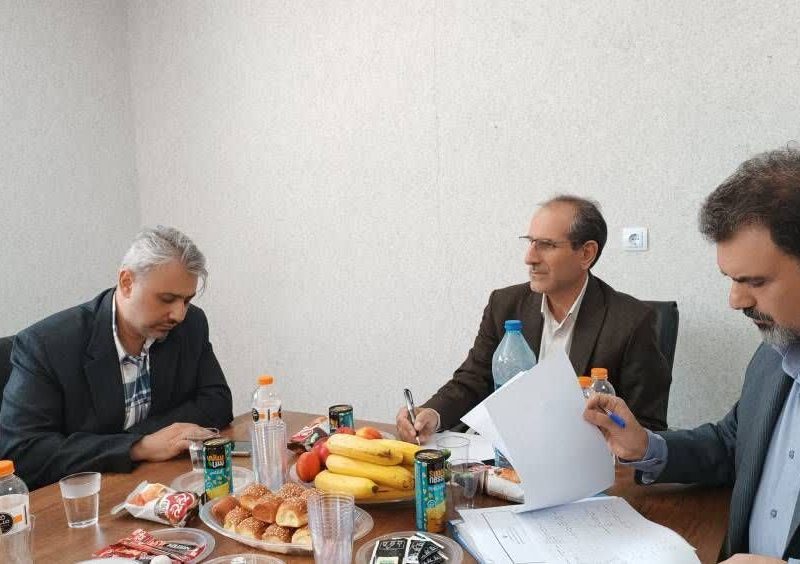 نشست مدیرکل دفتر طرح ریزی و پایش طرح های مسکن وزارت راه و
شهرسازی با پیمانکاران نهضت ملی مسکن استان قزوین