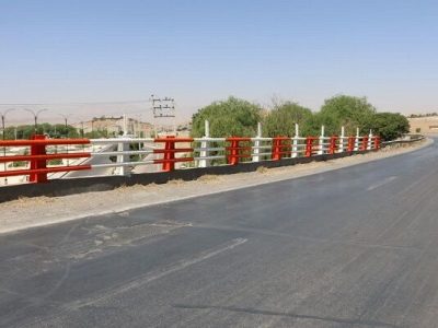 نصب و رنگ‌آمیزی هندریل‌ پل‌های بروجن چهارمحال و بختیاری در
حال اجراست