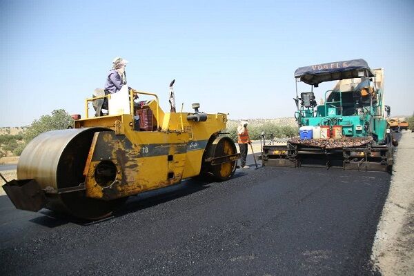 اجرای ۱۴۰ کیلومتر روکش آسفالت در محورهای مواصلاتی
لرستان
